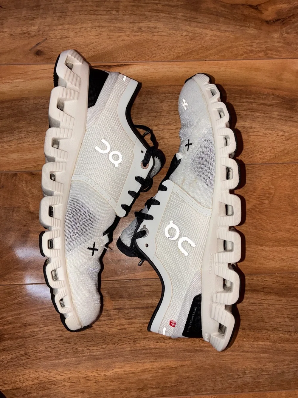 On Cloud X Women’s Athletic Training Shoe Sneakers, white- size 8